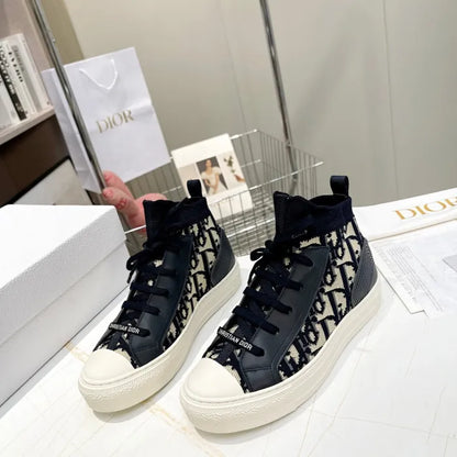 D - SNEAKERS