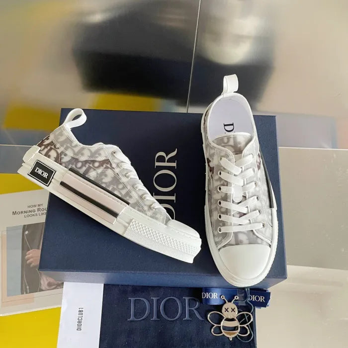 D - SNEAKERS