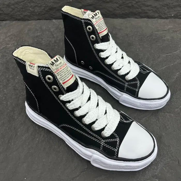 A - SNEAKERS