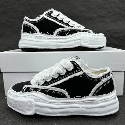 A - SNEAKERS
