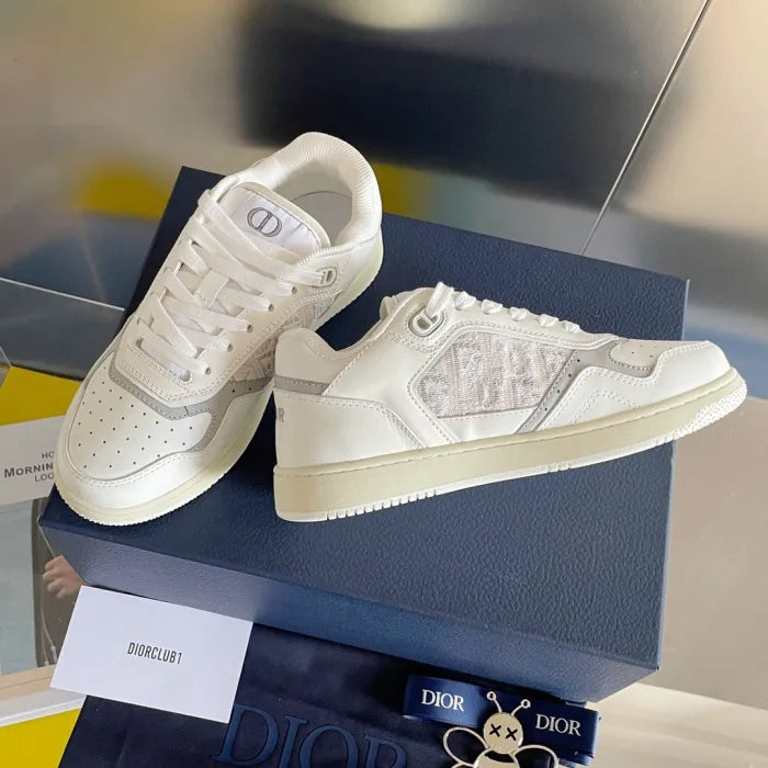 D - SNEAKERS