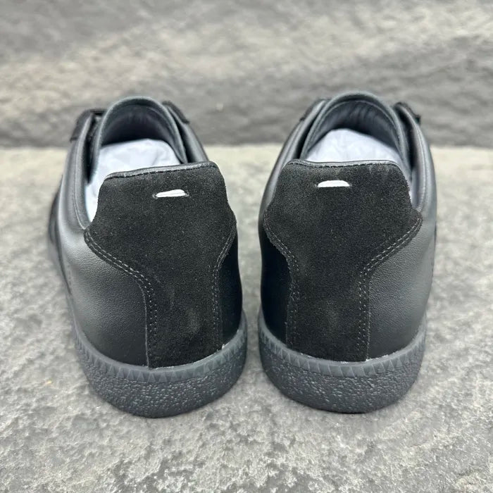 M - SNEAKERS