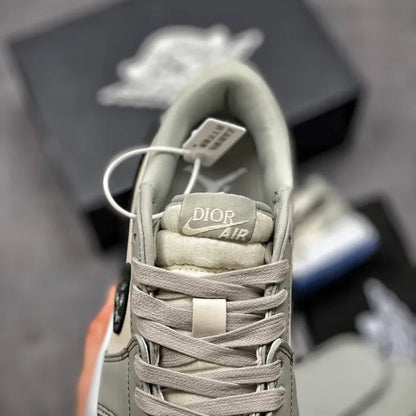 N - SNEAKERS