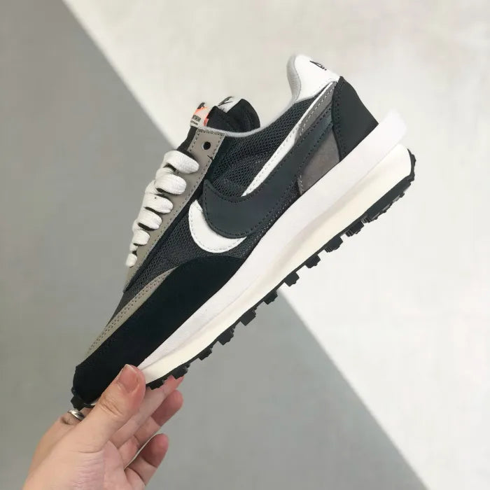 N - SNEAKERS