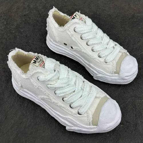A - SNEAKERS