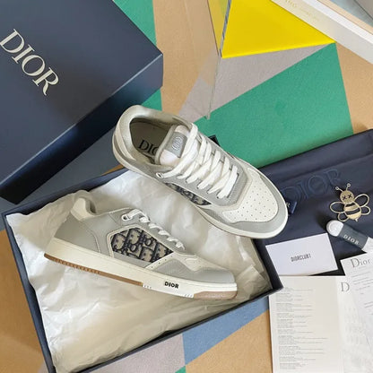 D - SNEAKERS