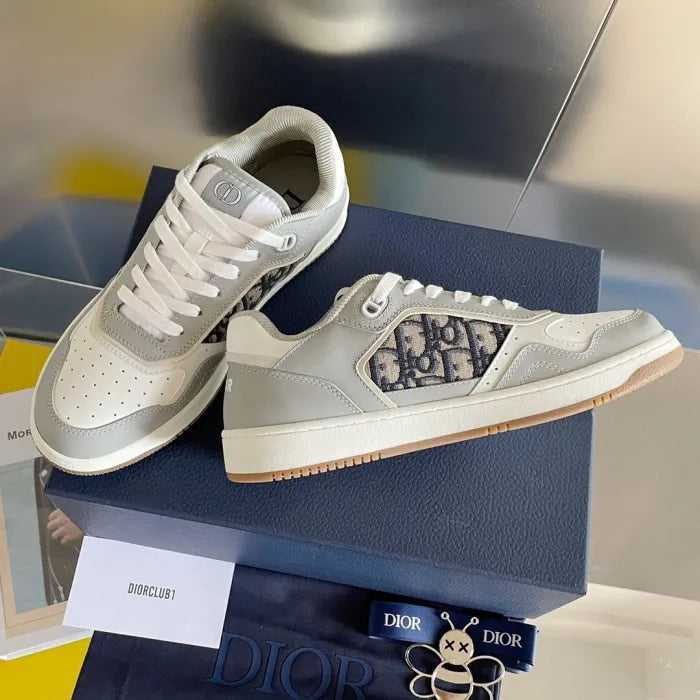D - SNEAKERS