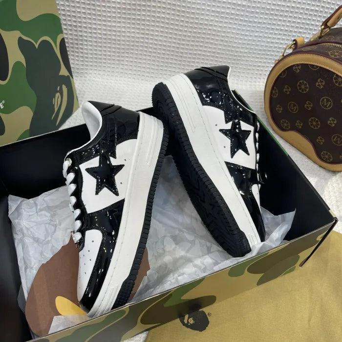 B - SNEAKERS