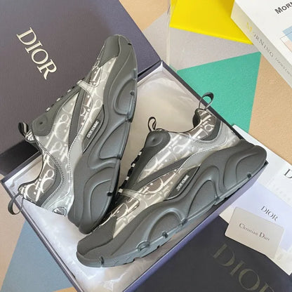 D - SNEAKERS