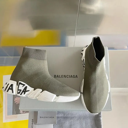B - SNEAKERS
