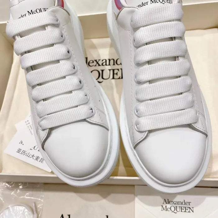 A - SNEAKERS