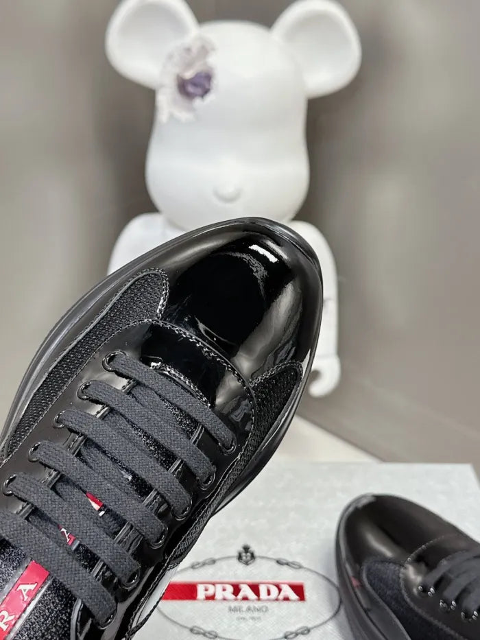 P - SNEAKERS
