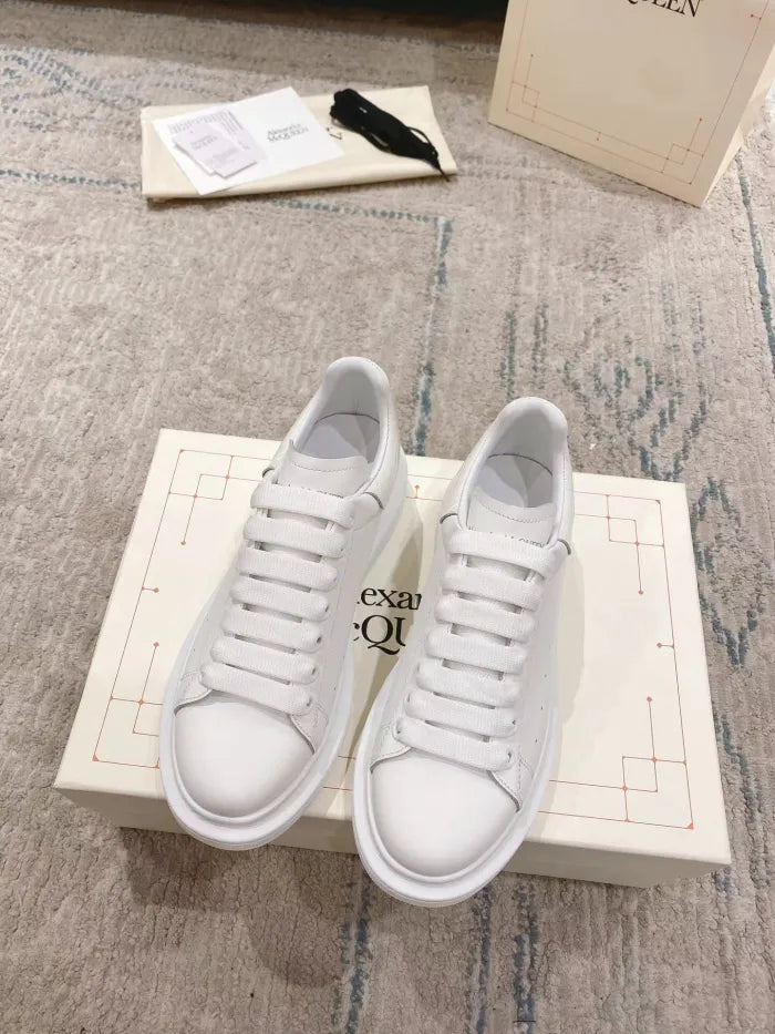 A - SNEAKERS