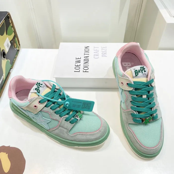 B - SNEAKERS