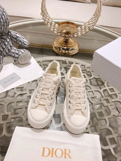 D - SNEAKERS