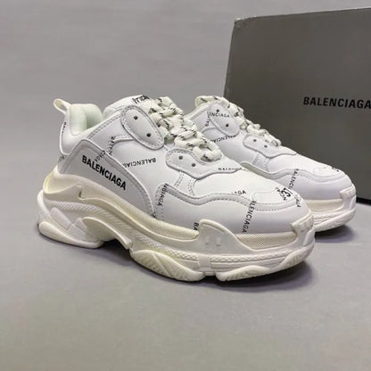 B - SNEAKERS