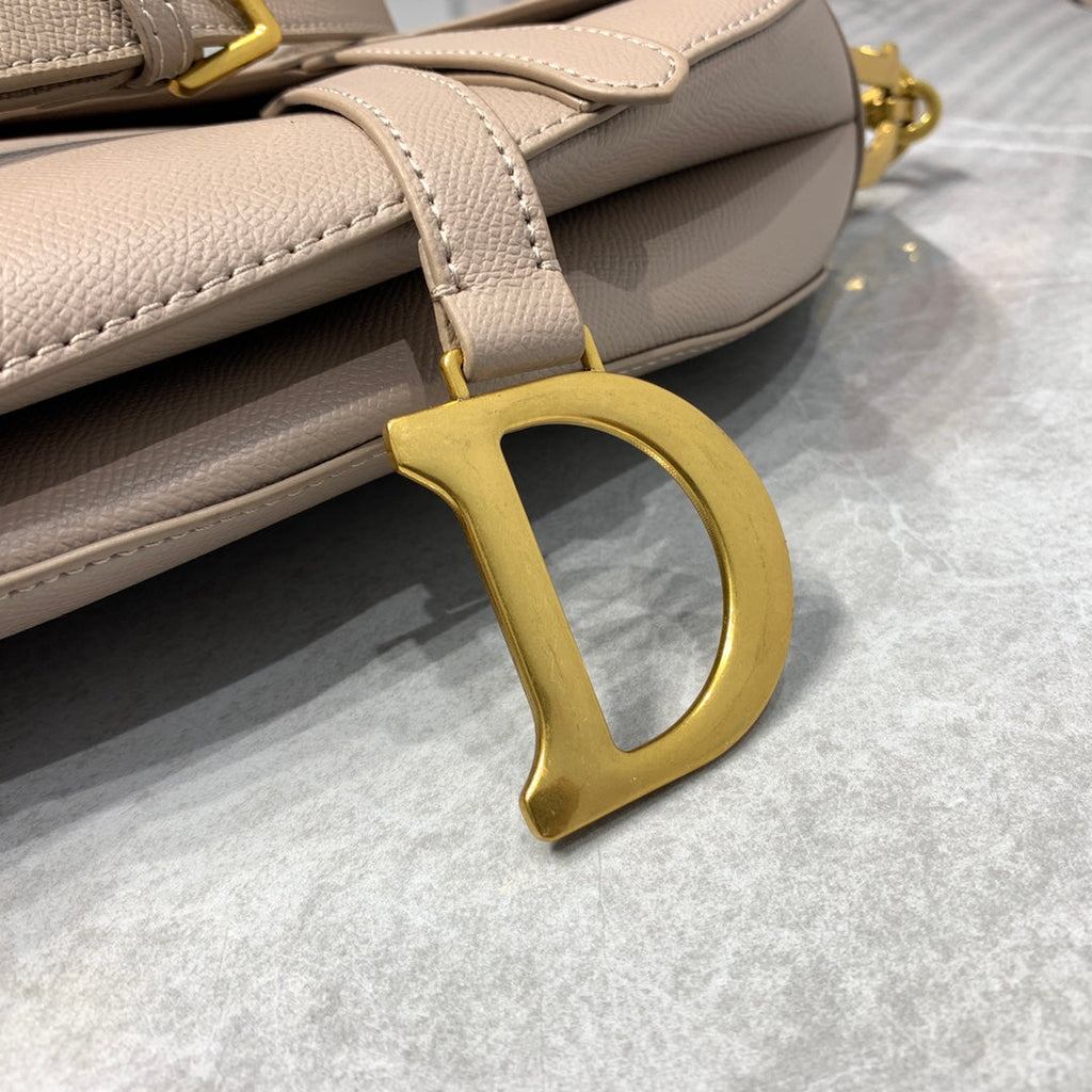 D-Saddle
