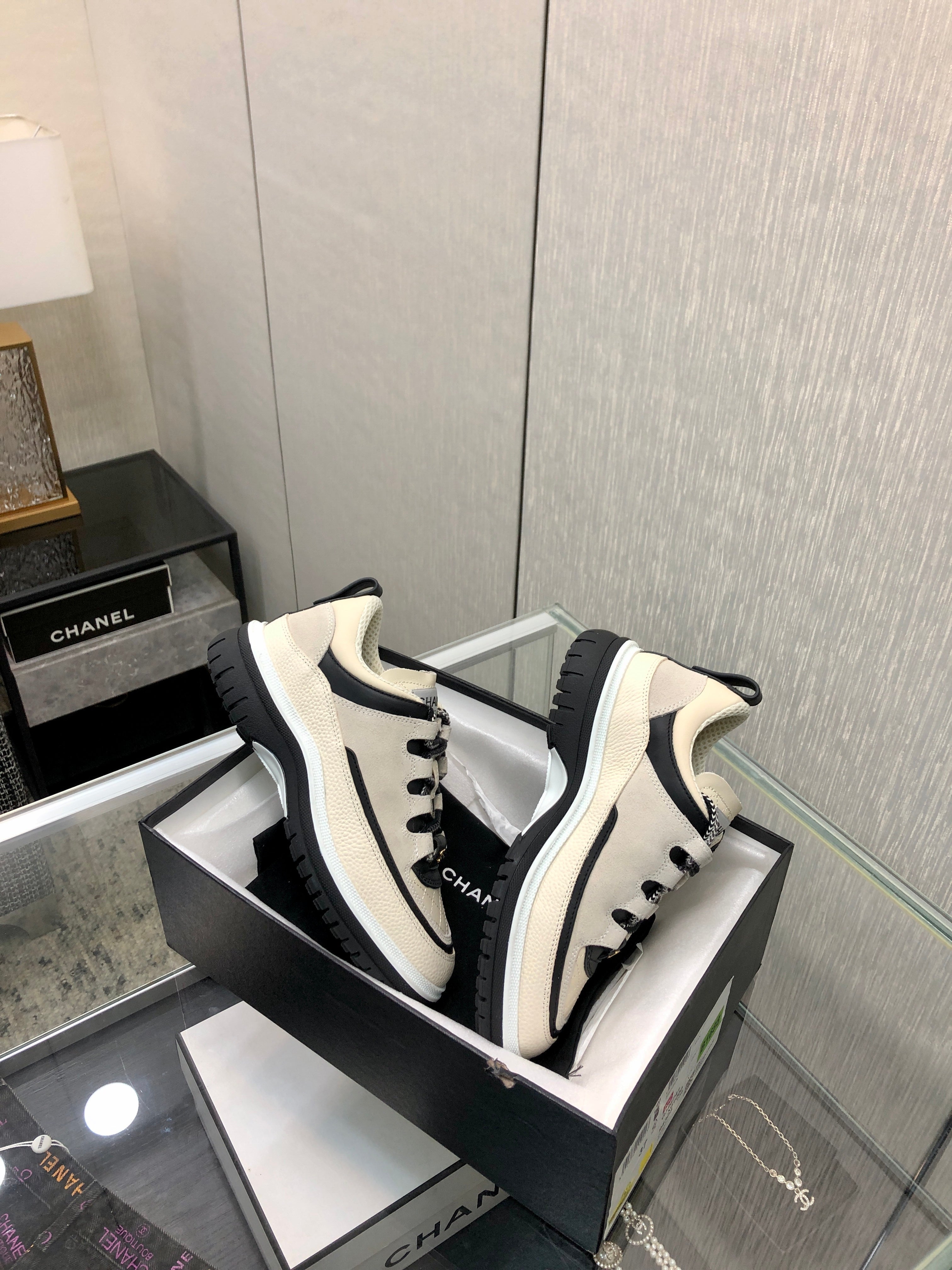 C-Sneakers