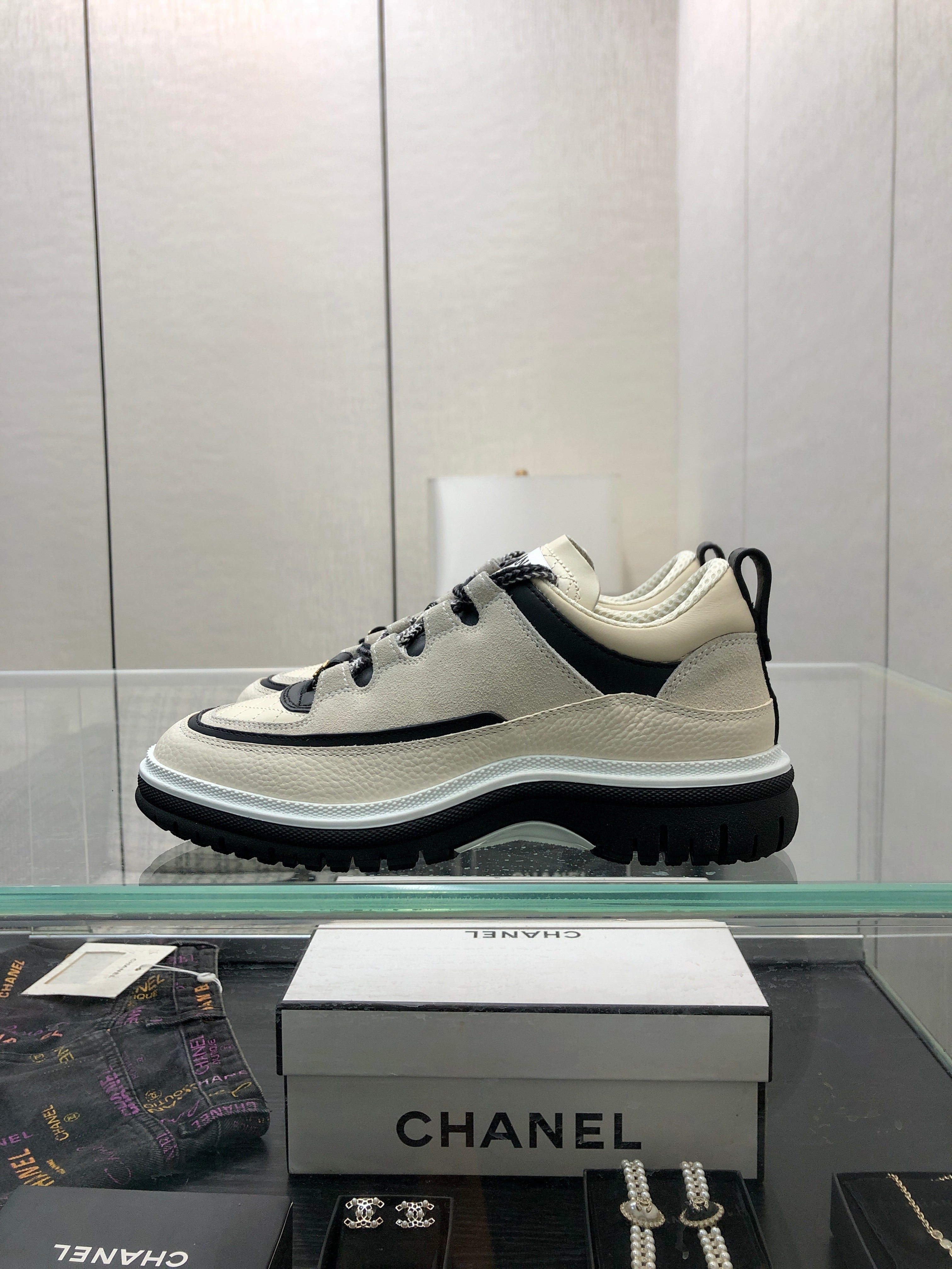 C-Sneakers