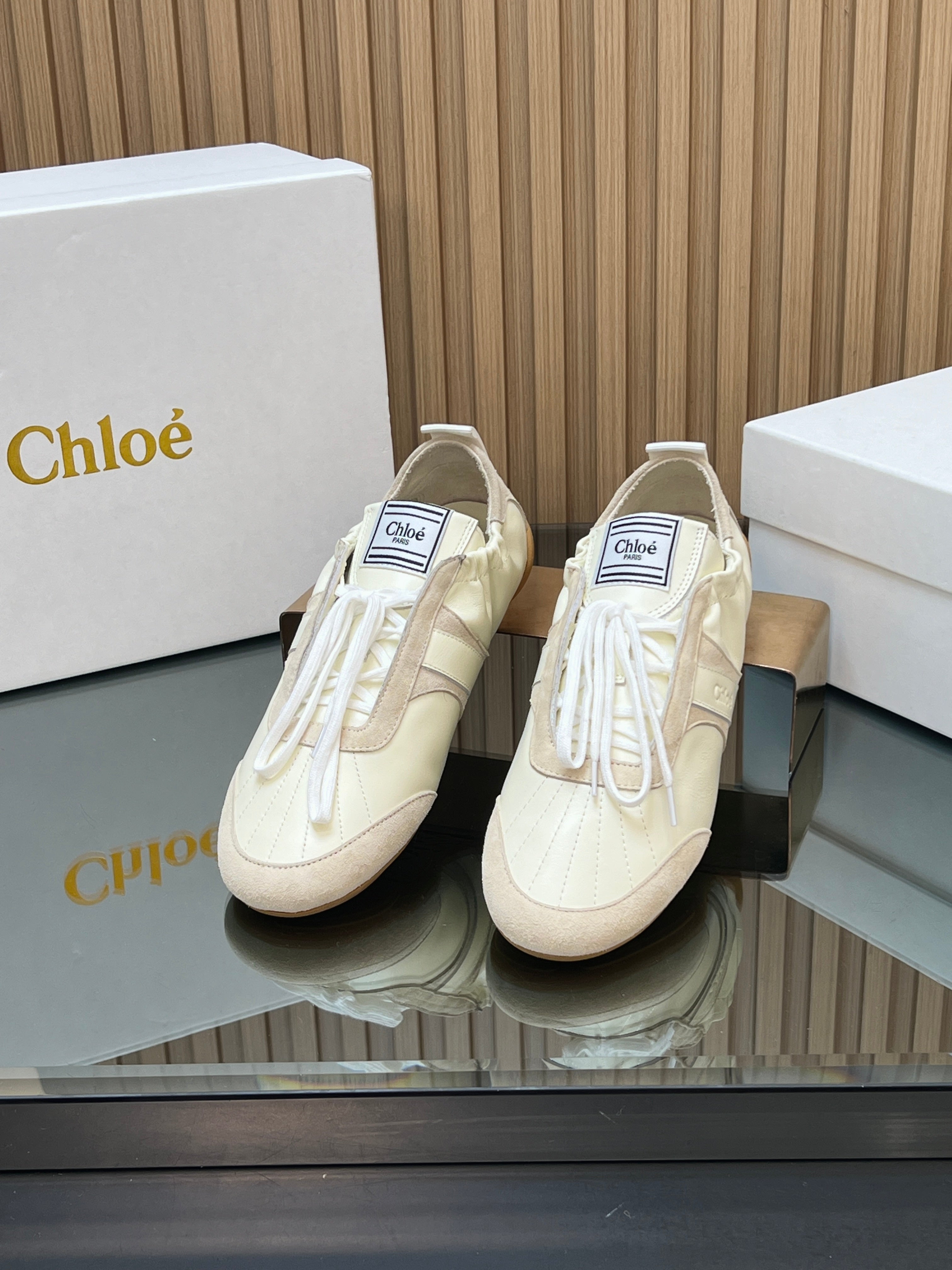 H-Sneakers