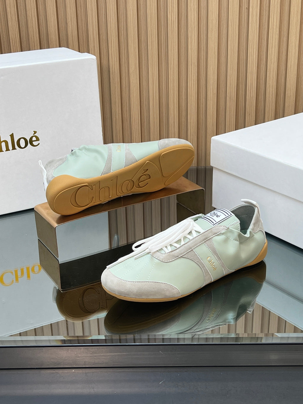 H-Sneakers