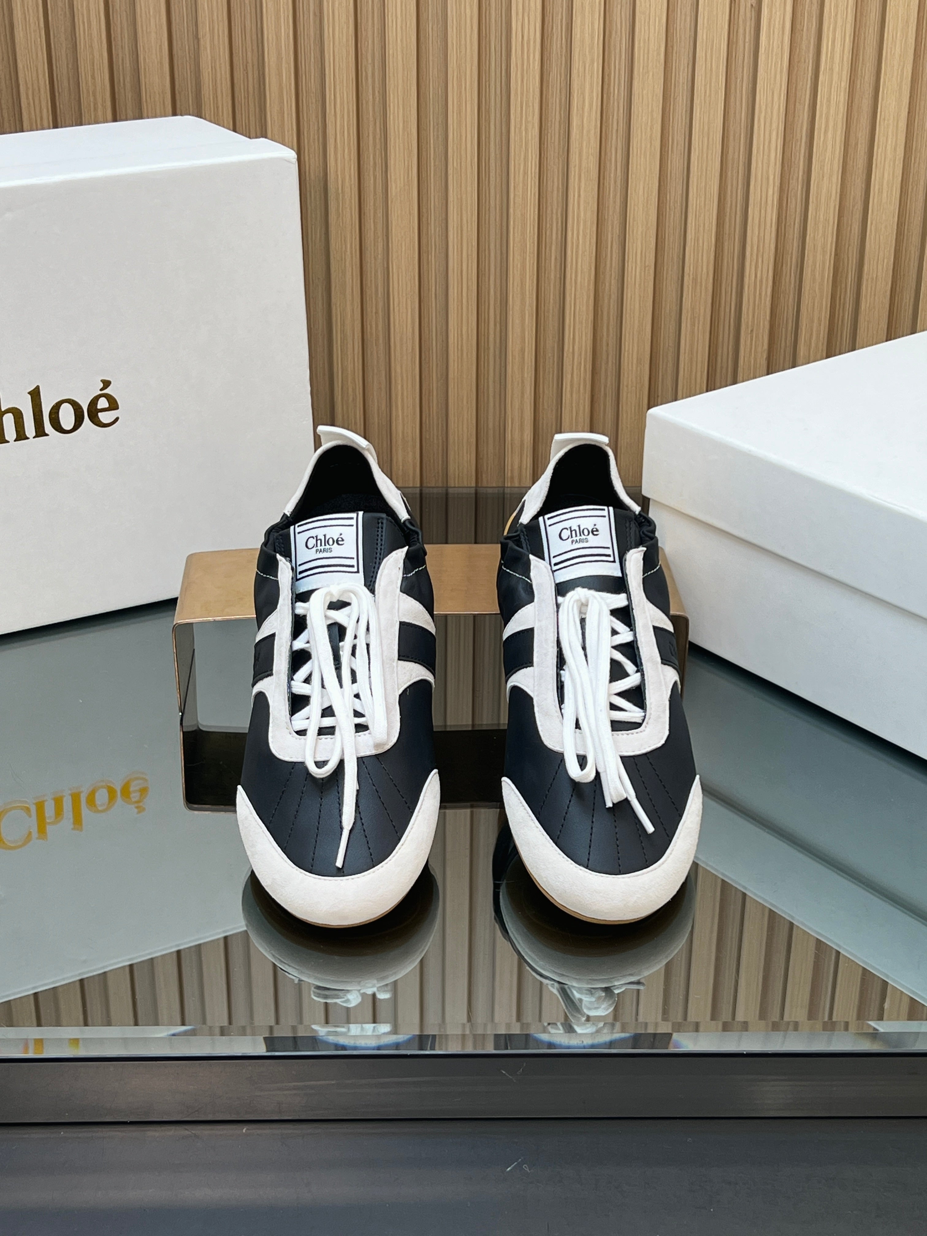 H-Sneakers