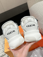 D-Sneakers