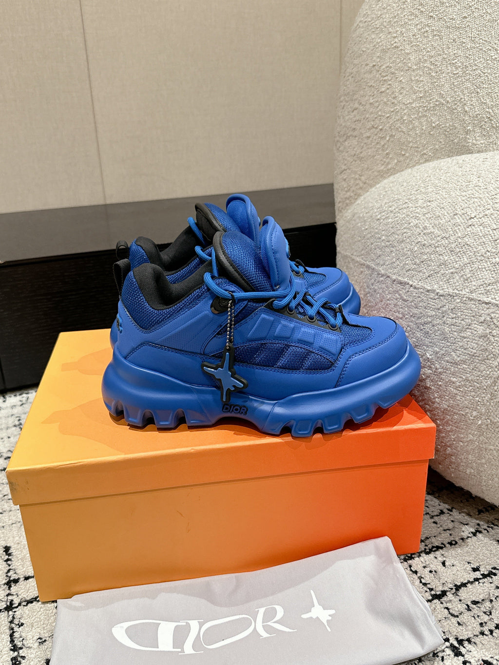 D-Sneakers