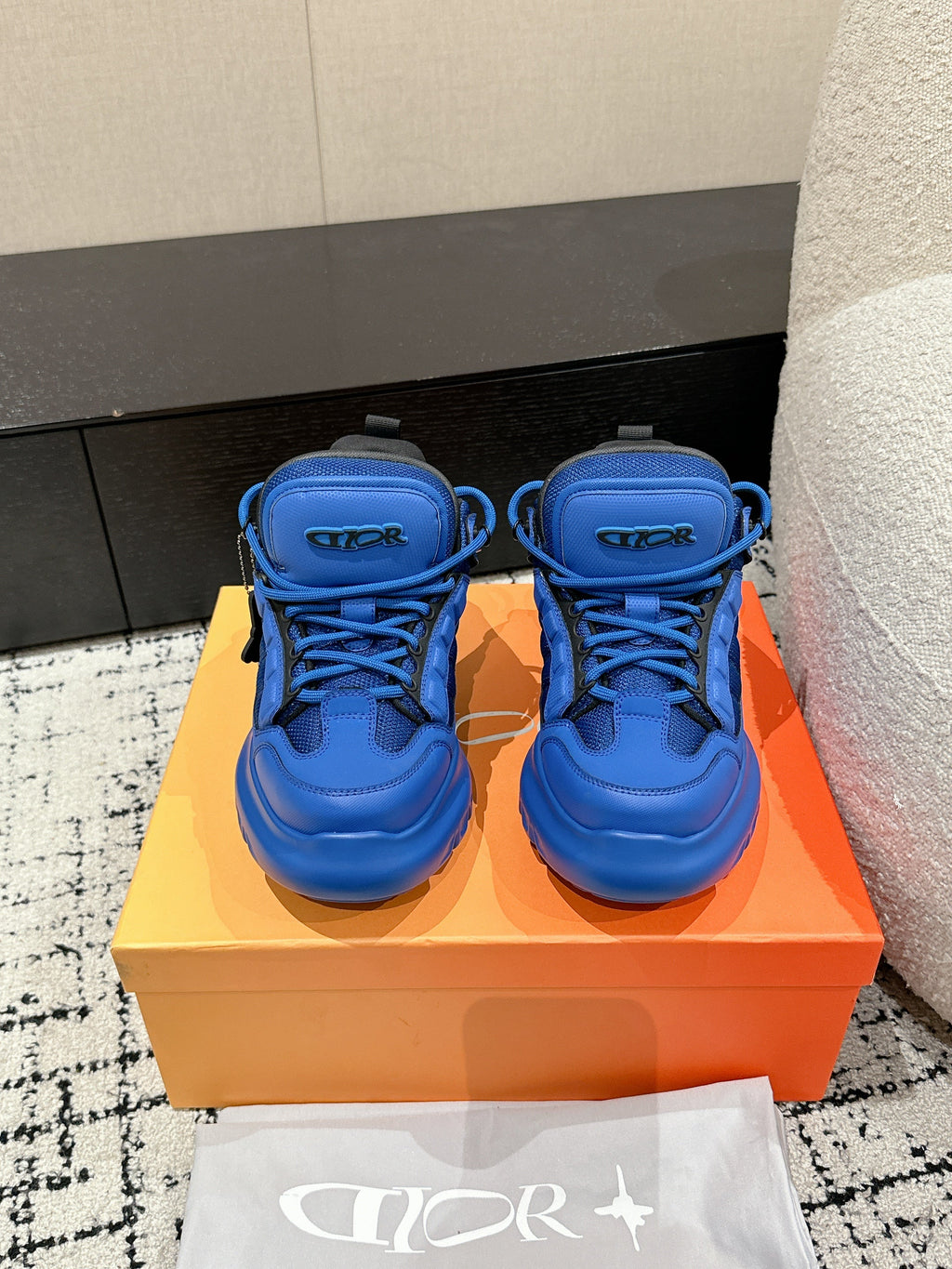 D-Sneakers