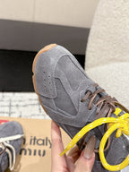 M-Sneakers