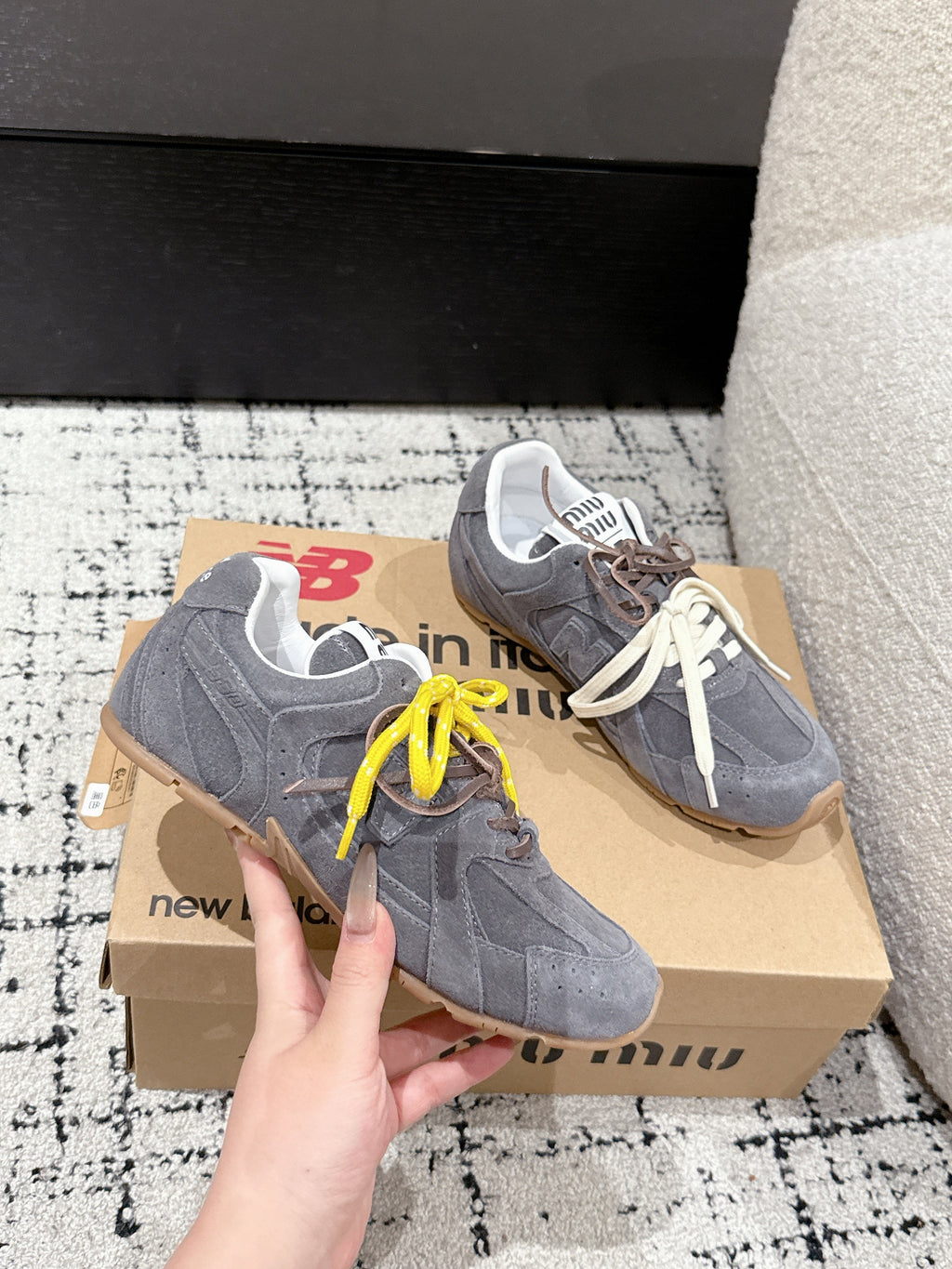 M-Sneakers