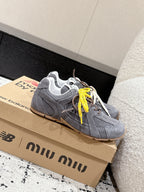 M-Sneakers