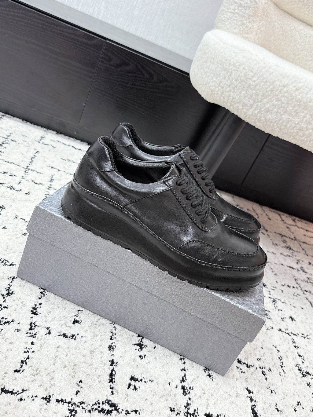 P-Sneakers