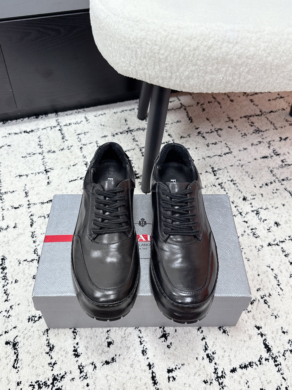 P-Sneakers
