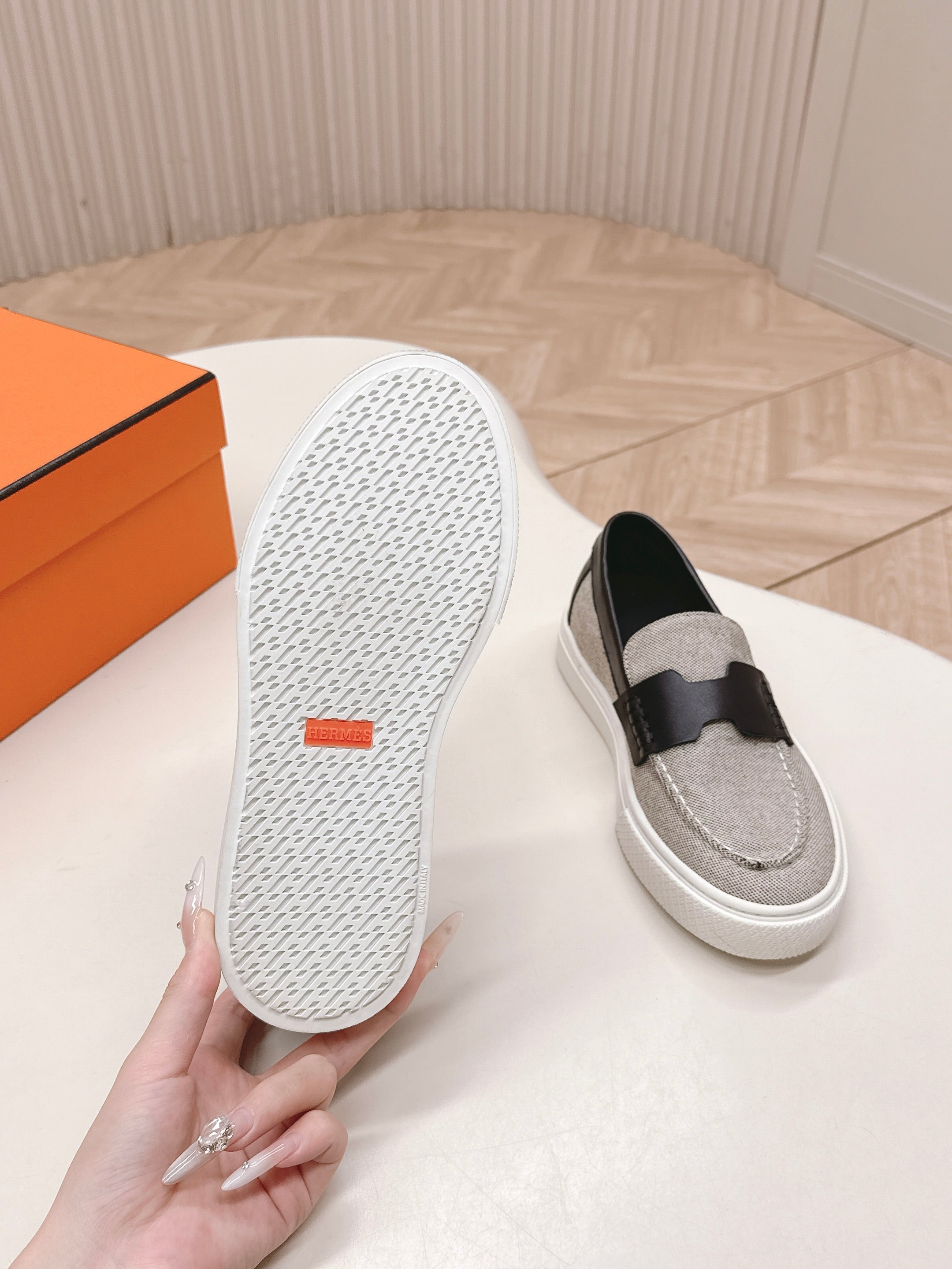 A-Sneakers