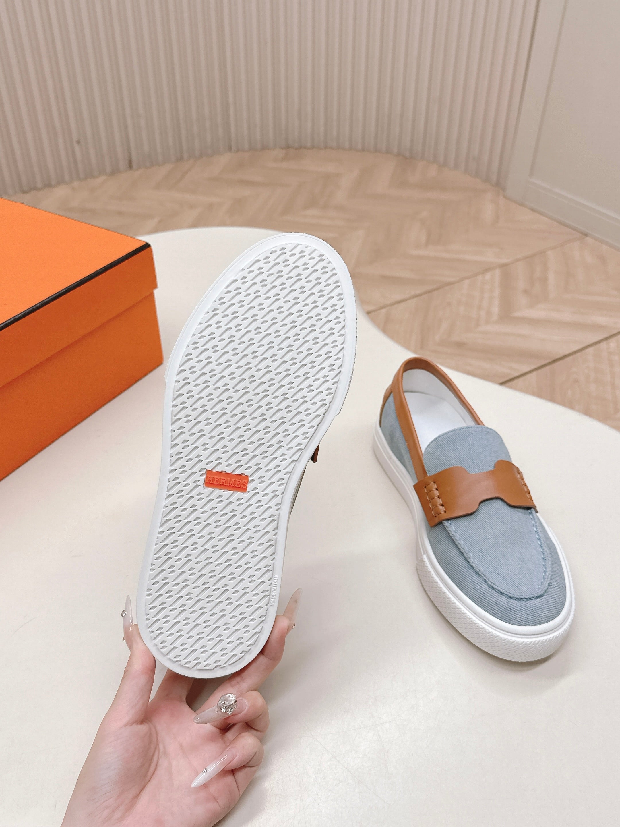 A-Sneakers