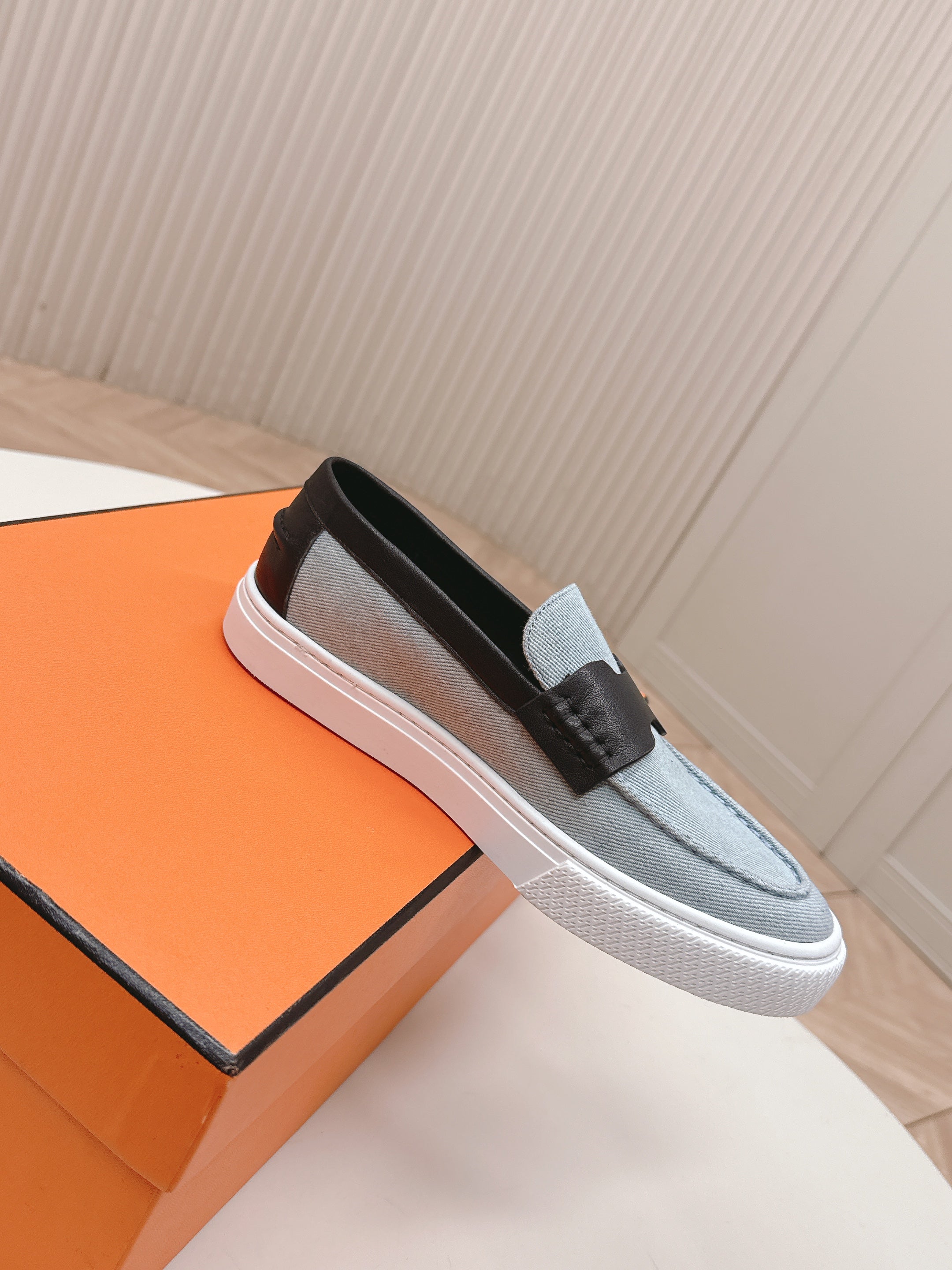 A-Sneakers