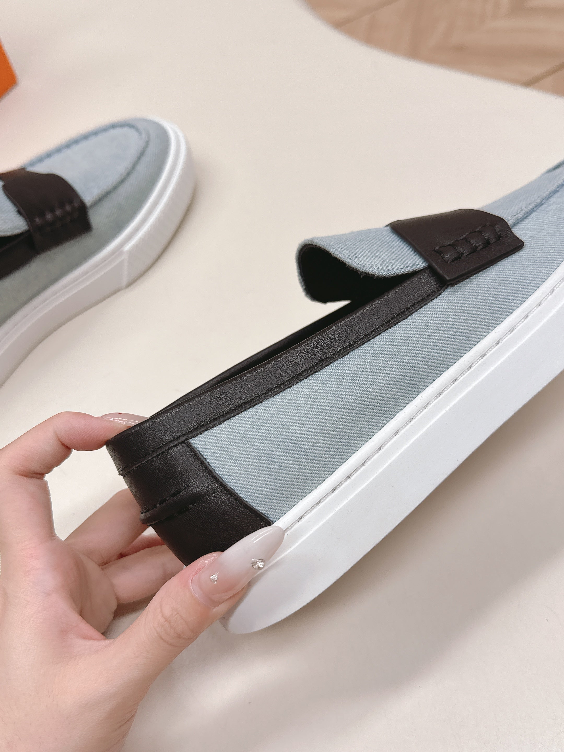 A-Sneakers