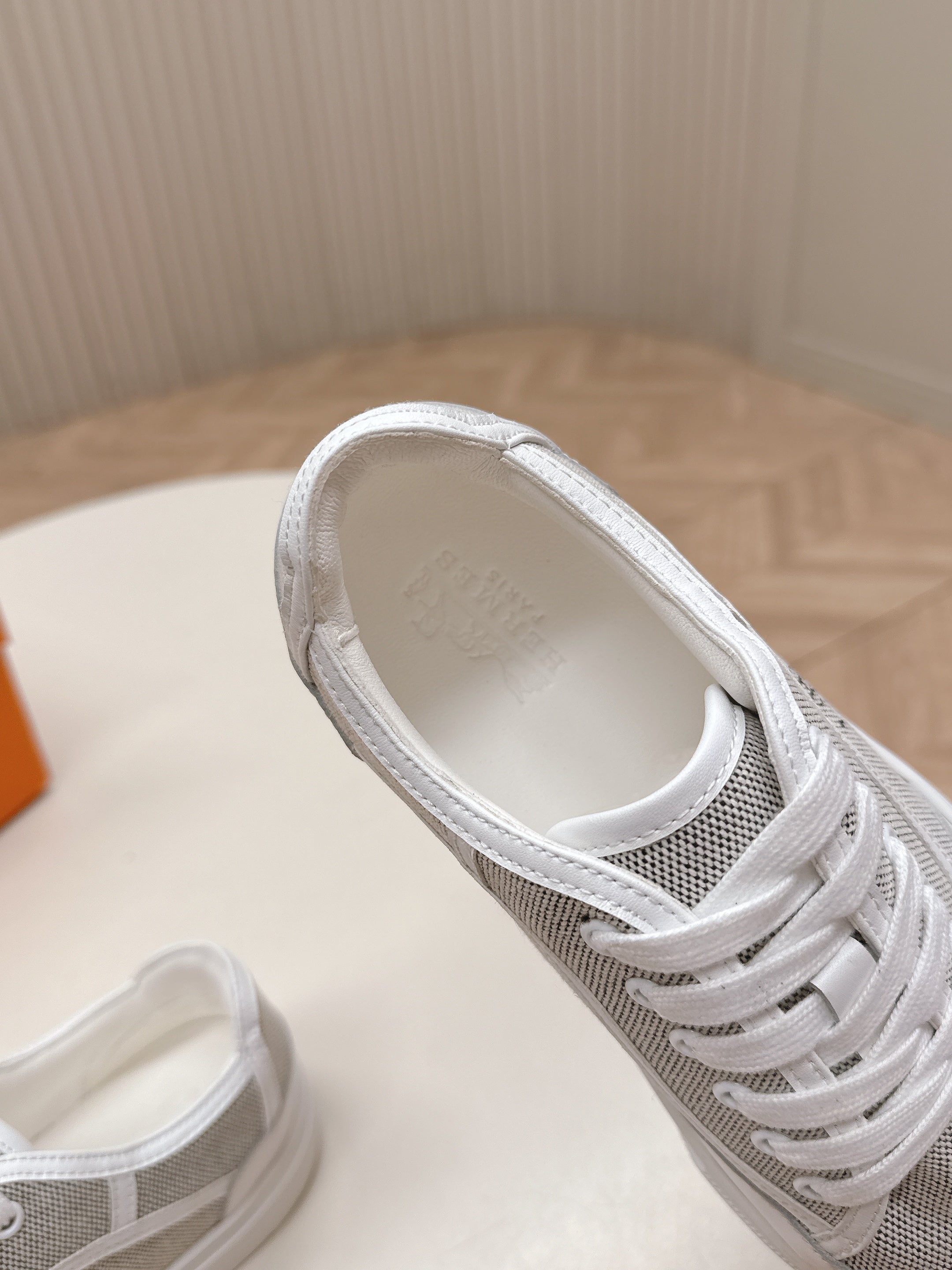 A-Sneakers