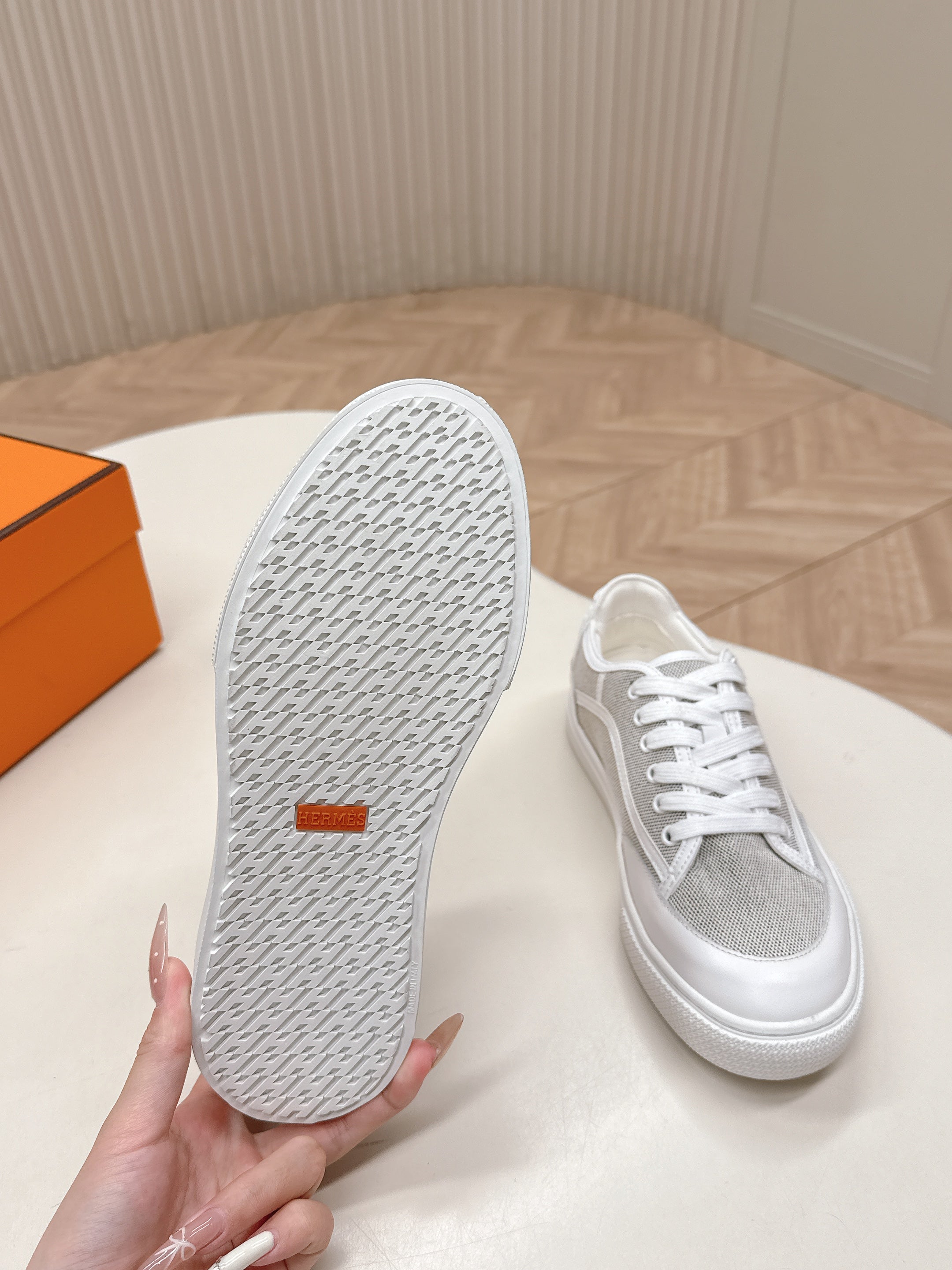 A-Sneakers