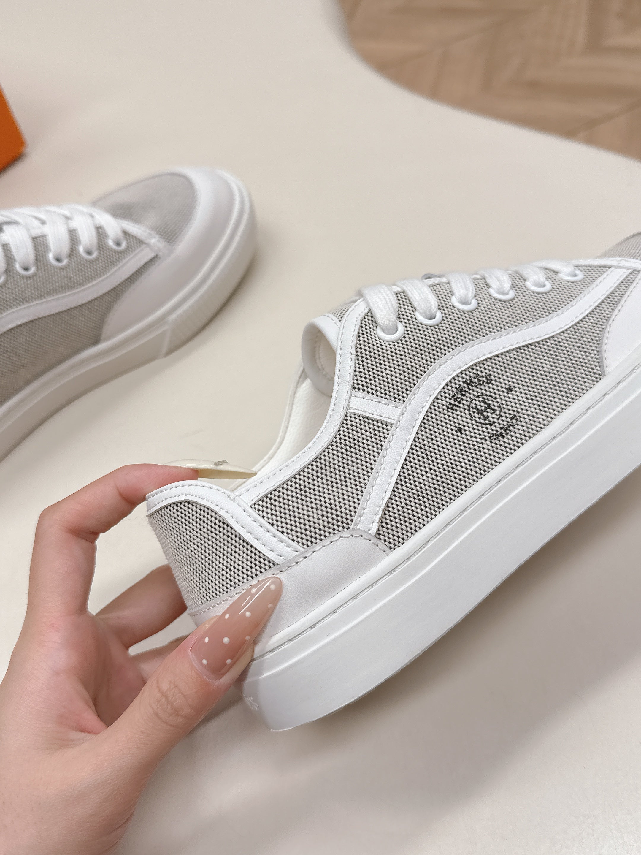 A-Sneakers