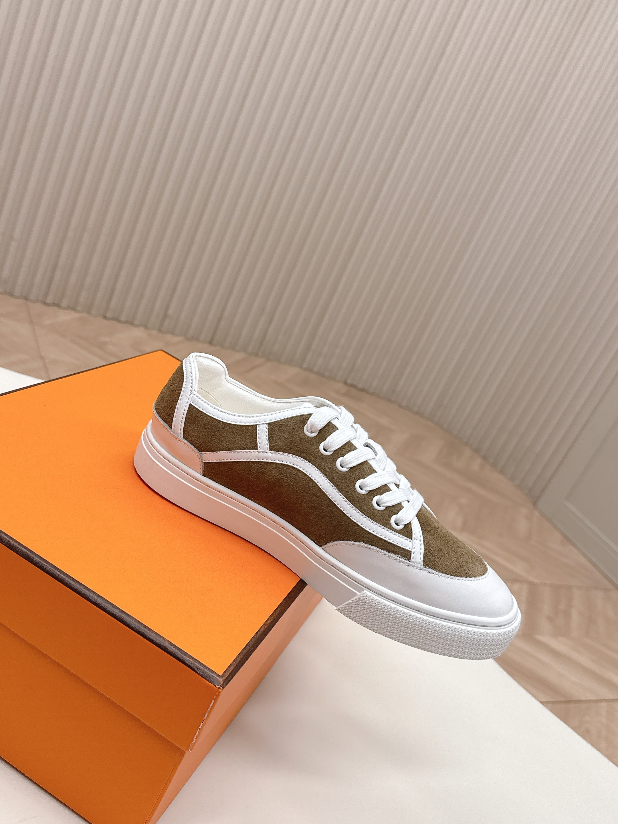 A-Sneakers
