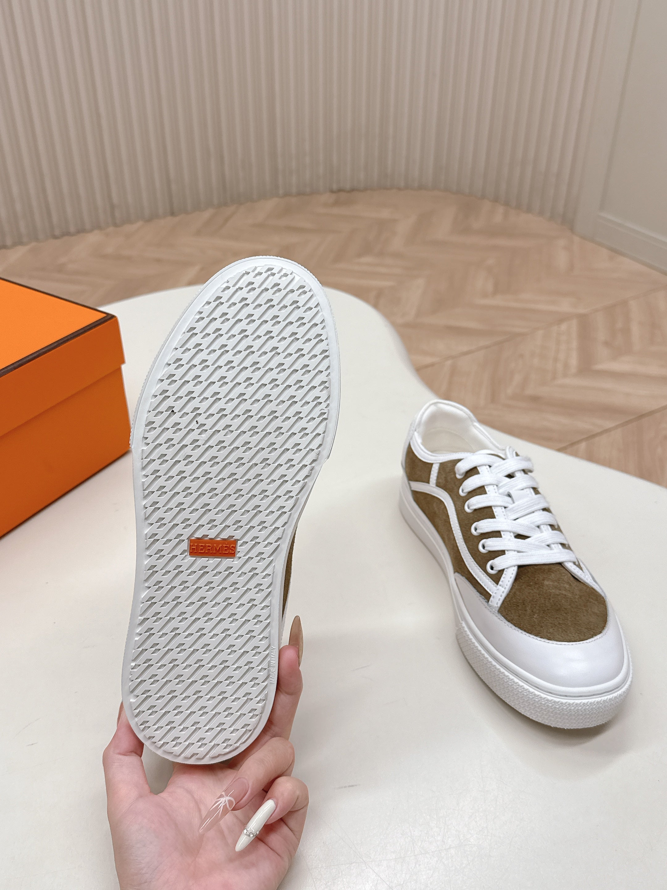 A-Sneakers