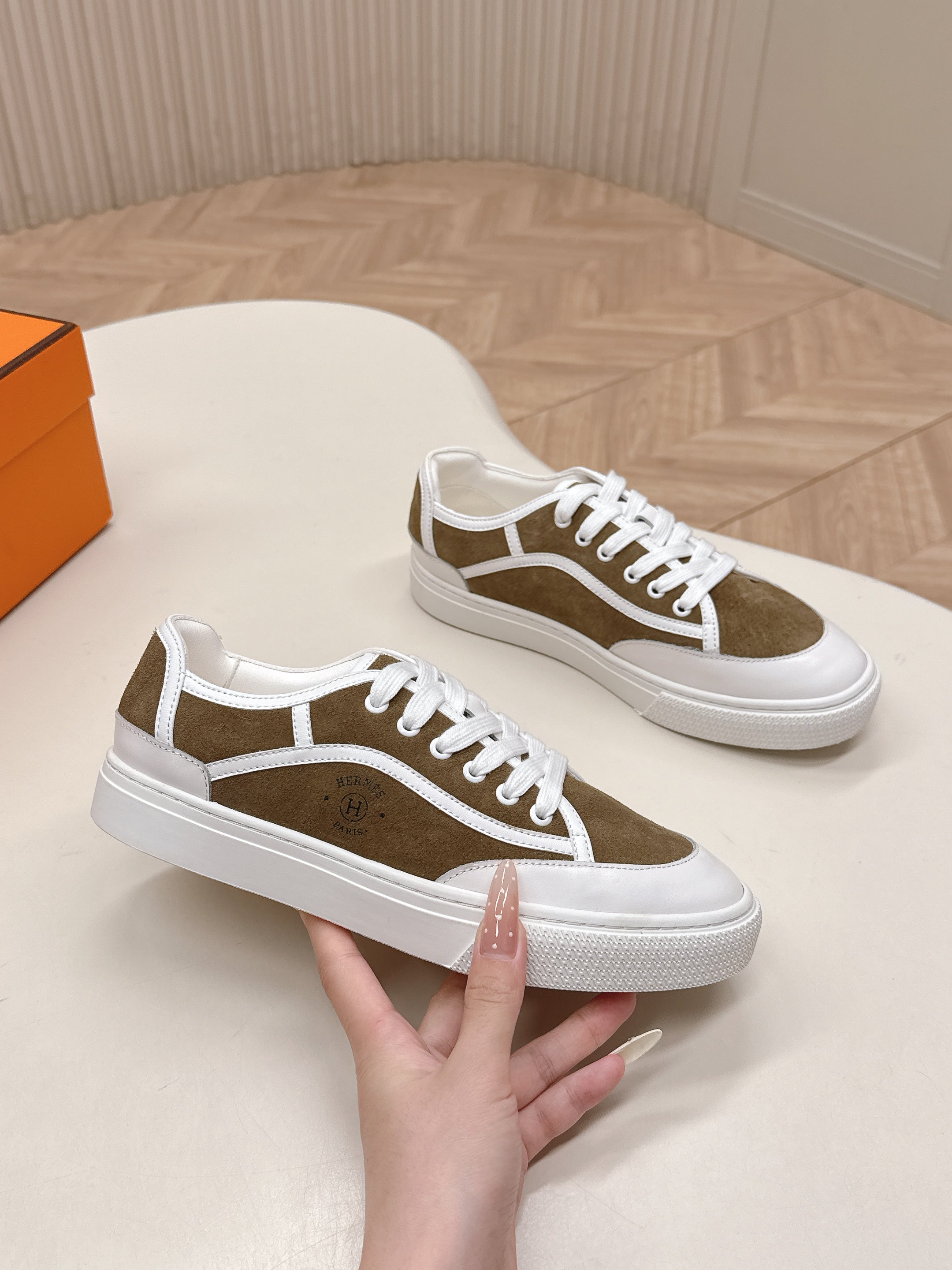 A-Sneakers