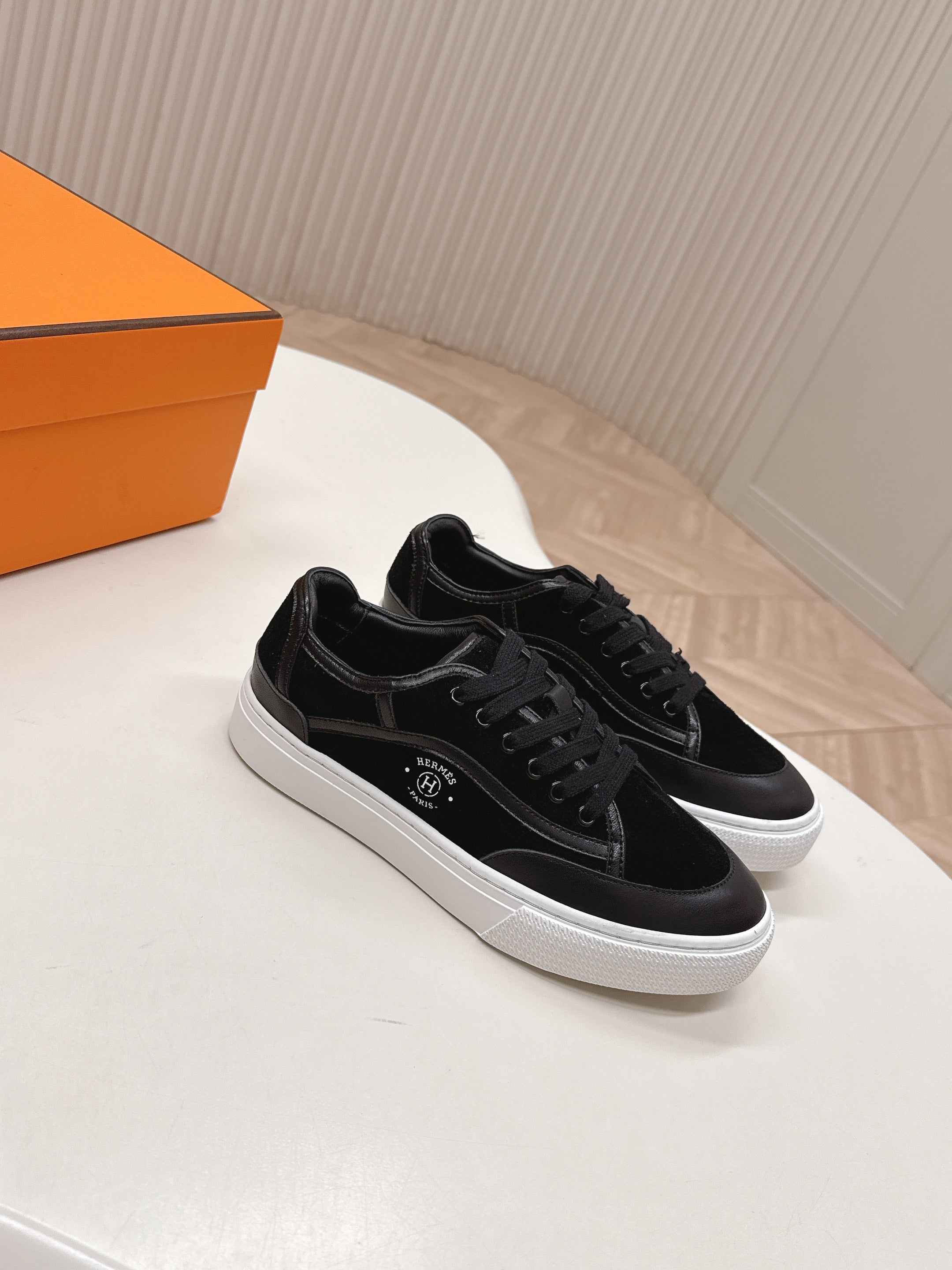 A-Sneakers
