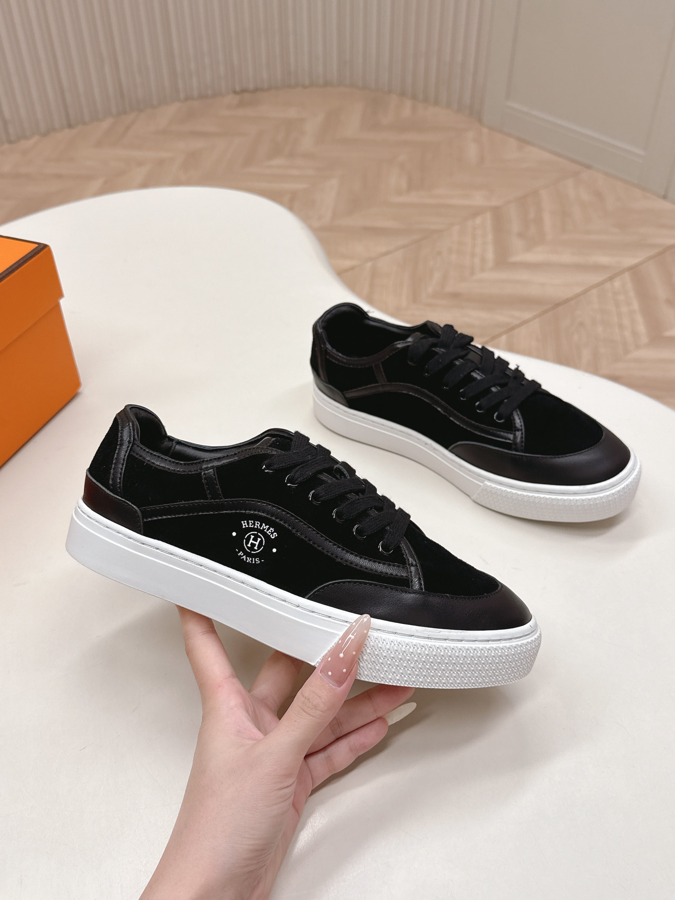 A-Sneakers
