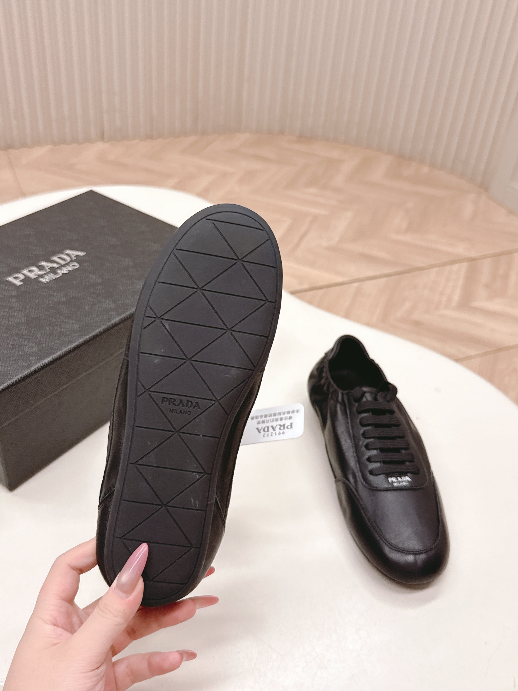 P-Sneakers