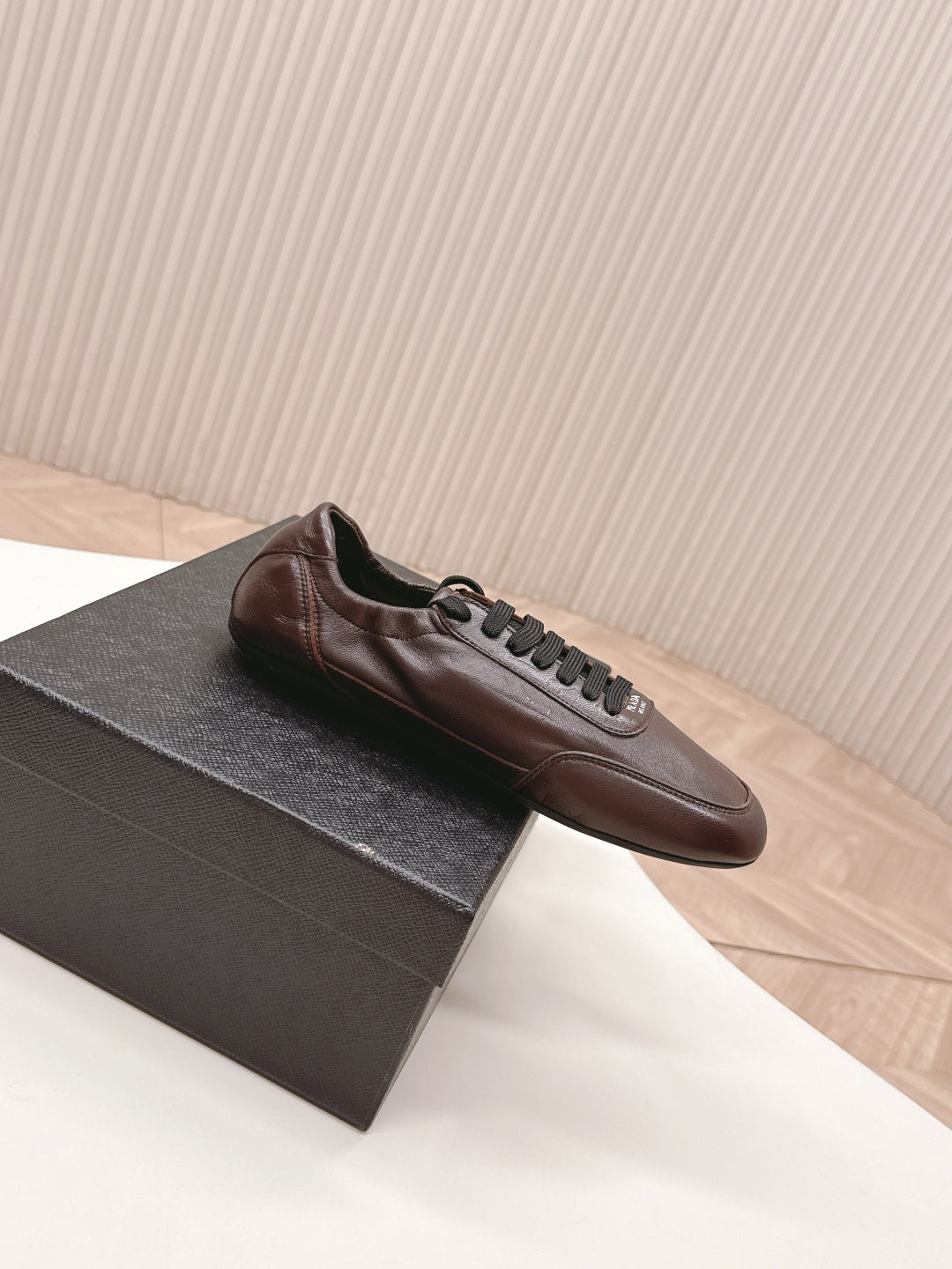 P-Sneakers