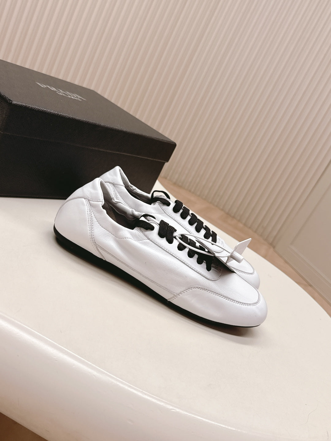 P-Sneakers