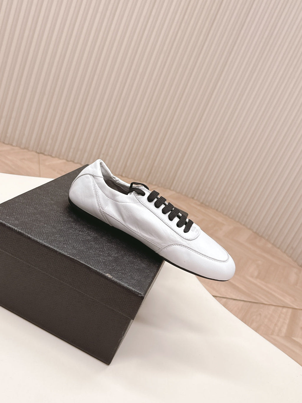P-Sneakers